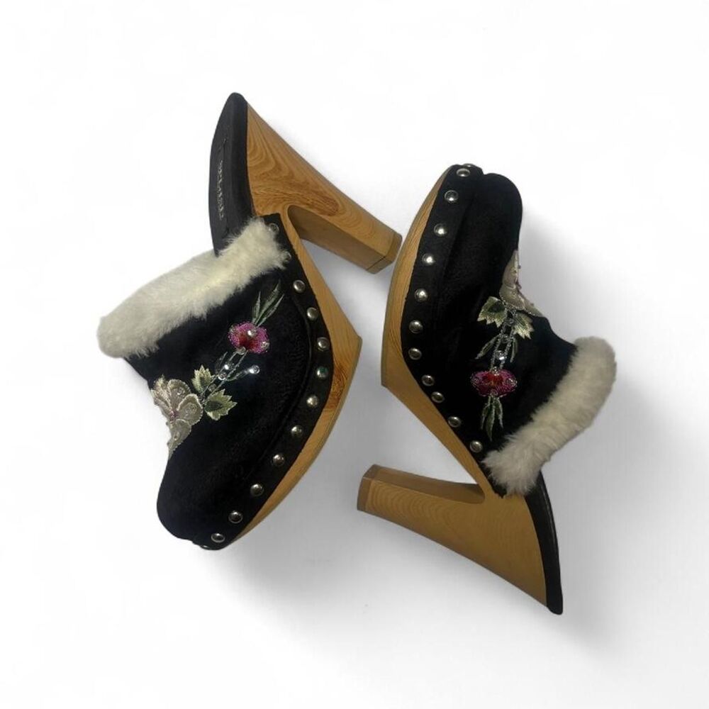 Splash About Women's Y2k Faux Fur Floral Embroidered Clogs size 6.5